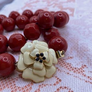 STELLA & DOT chunky red necklace with white flower statement clasp